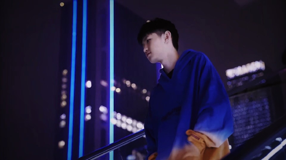 一串五！TES成为LPL历史上季后赛击败队伍最多的优胜者