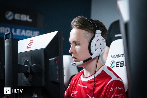 Hang：目前磨合得没有很好 也不知道为什么今天会输掉比赛